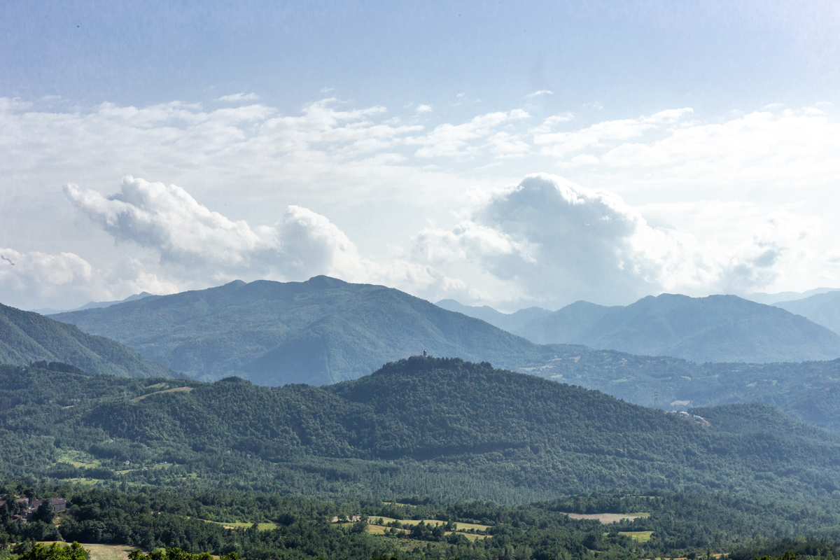 Serra dello Zanchetto e la chiesa di Bargi